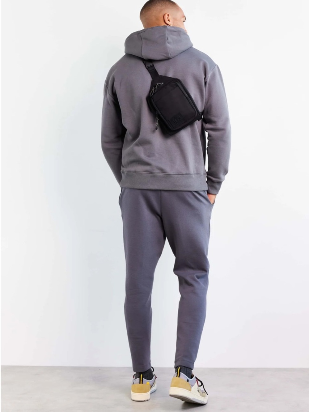 Béis The Sport Sling in Black NWT - Picture 5 of 8